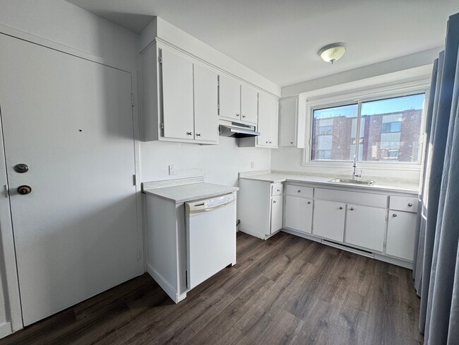 Photo du bâtiment - 5330 Pl Pontiac