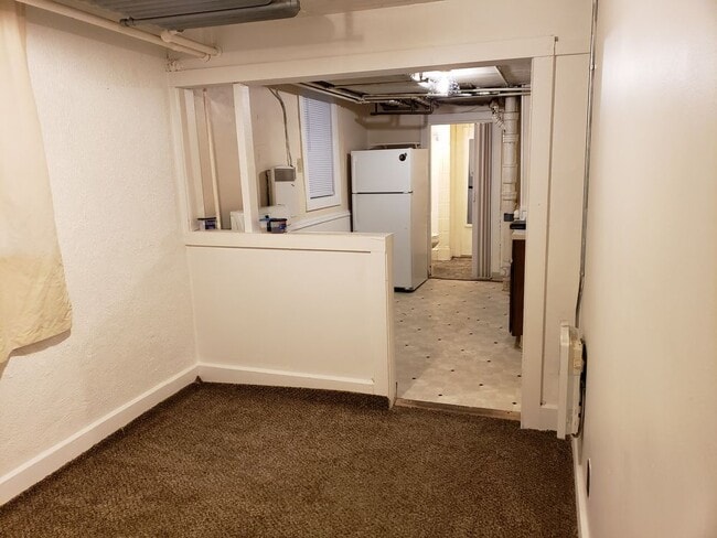 Building Photo - 746A S. 38th Street - 1 Bedroom Lower