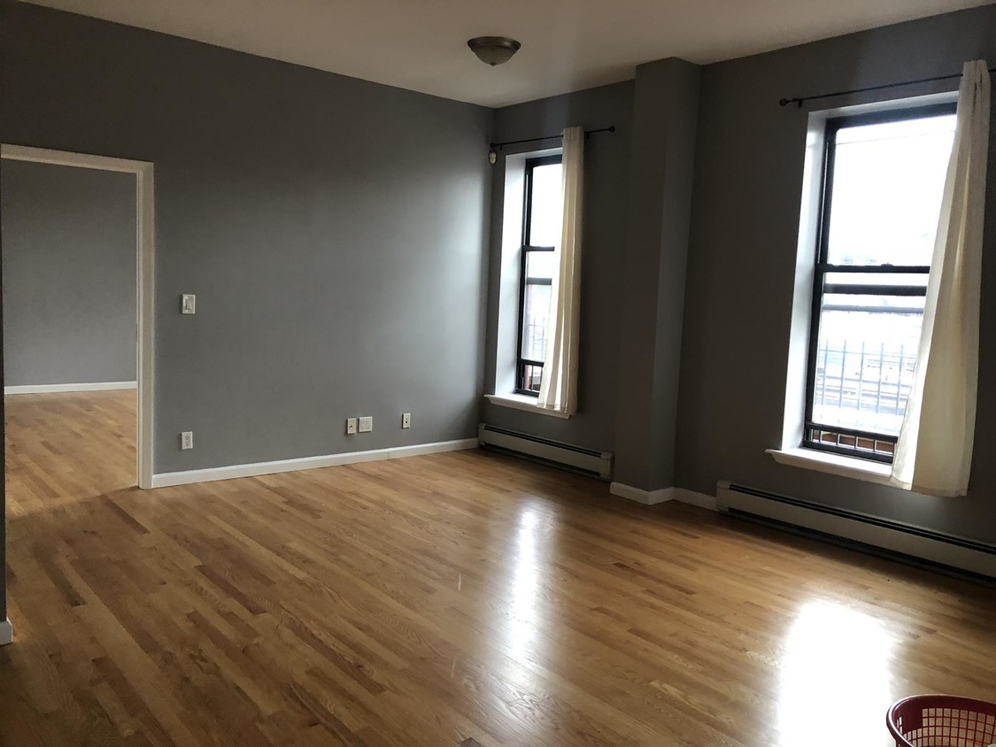 Primary Photo - 274 Broadway