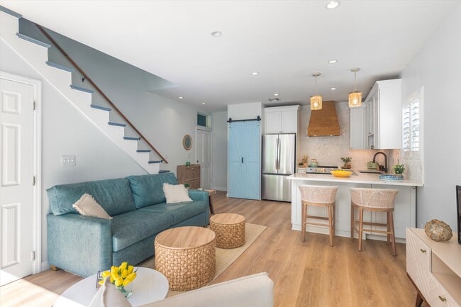 Foto del edificio - 634 Louisa St