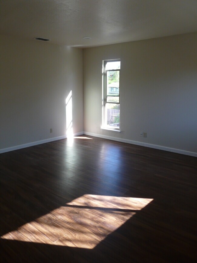 Building Photo - 163 Virginia Hills Dr