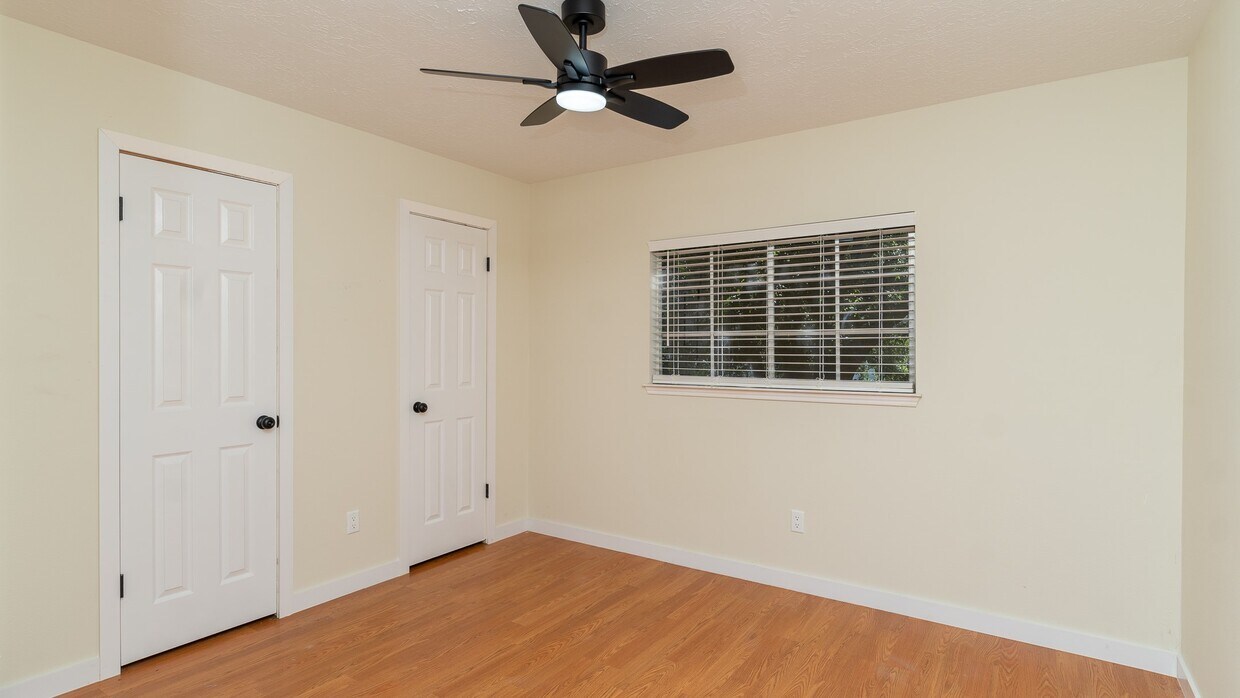 Foto del edificio - 16123 Cairngorm Ave