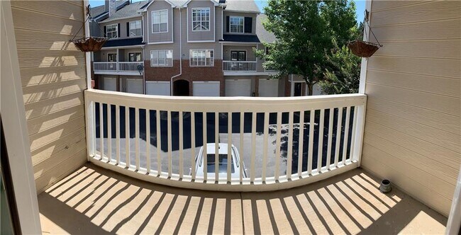 Foto del edificio - 1306 Vinings Forest Ln