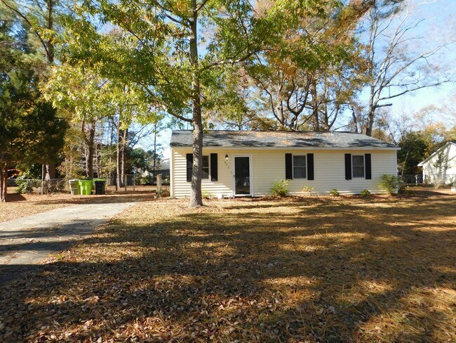 Foto del edificio - 842 Halifax Cir