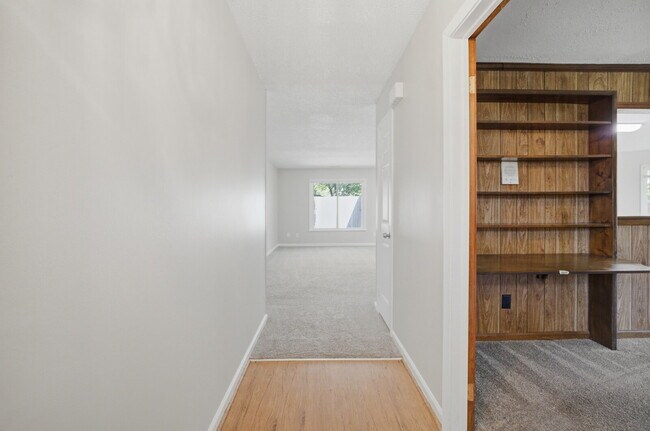 Foto del edificio - 3 BEDROOM RANCH HOME WITH GARAGE FOR RENT IN CENTRAL VIRGINIA BEACH!