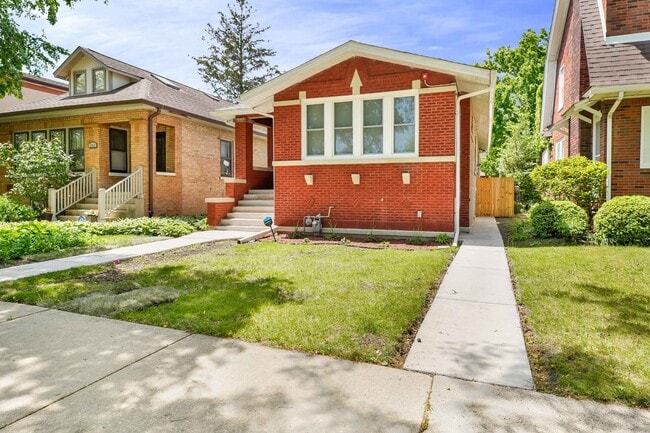 Building Photo - 1115 N Taylor Ave