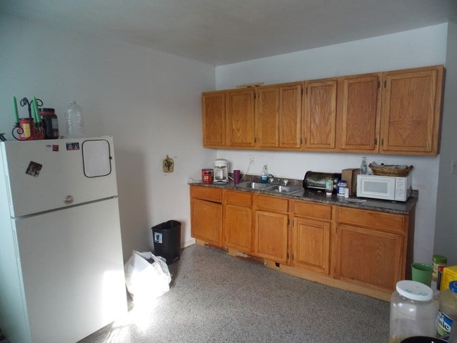 Building Photo - 576 Hale Ave
