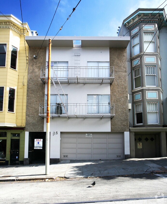 Primary Photo - 115 Carl St