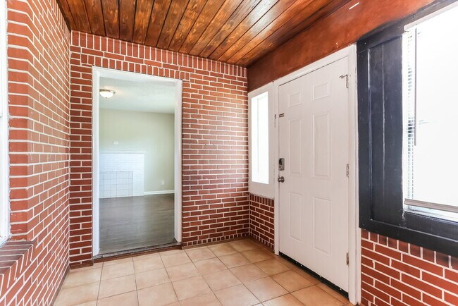 Building Photo - 6552 Perry St