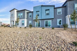 Building Photo - 6085 Lily Garden St