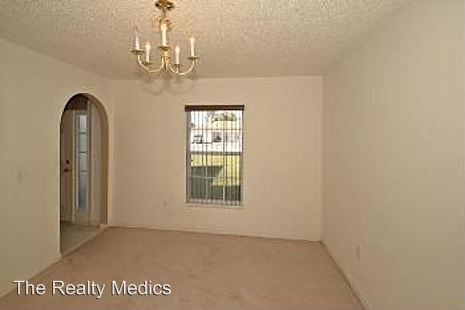 Building Photo - 2765 Sweet Springs St