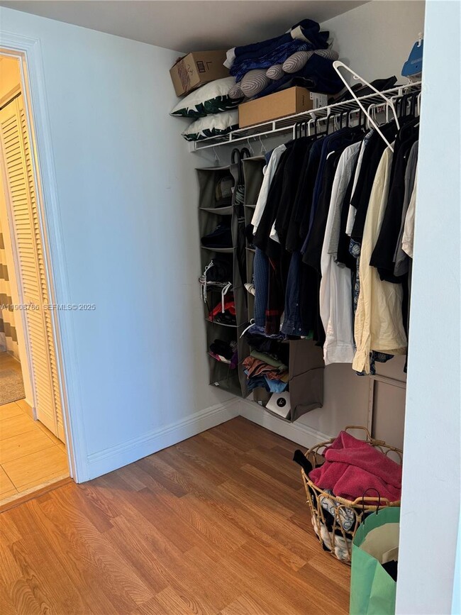 Foto del edificio - 1750 N Bayshore Dr