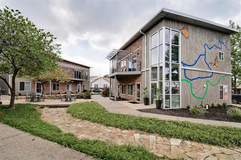 Foto principal - 512 SW B St
