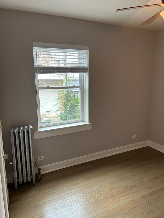 Foto del edificio - 5440 N Campbell Ave