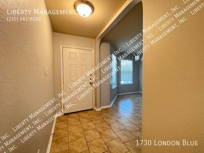 Foto del edificio - 4 Bedroom, 2.5 Bath home with Downstairs M...