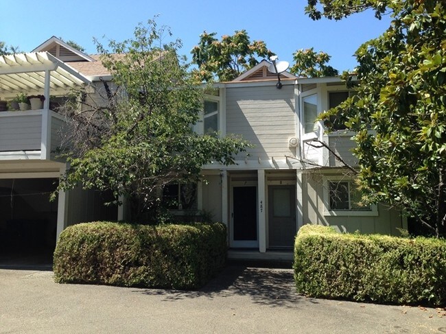 Building Photo - 487-489 Sonoma Ave