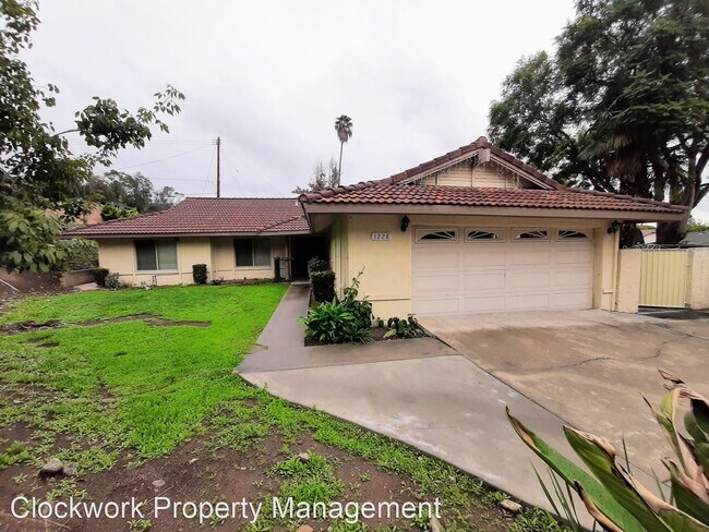 Building Photo - 4 br, 2 bath House - 1228 Lyman Ave