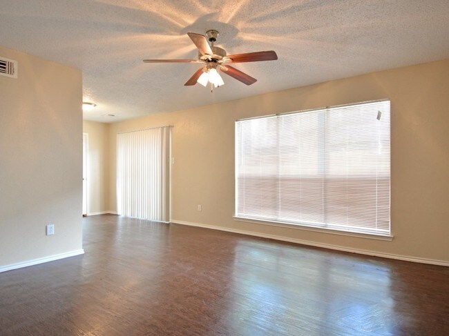 Foto del edificio - Keystone Townhomes