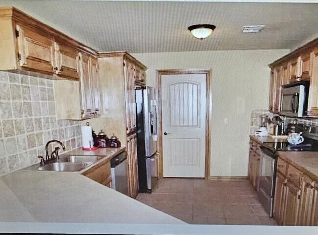 Building Photo - 2316 SW 45th St
