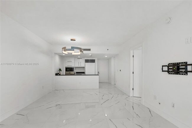 Foto del edificio - 475 Brickell Ave