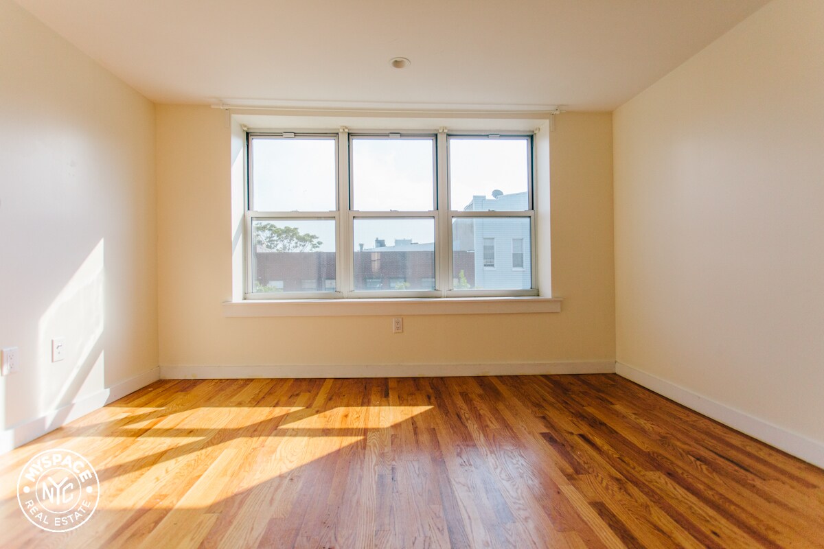 Foto principal - 71 Wilson Ave