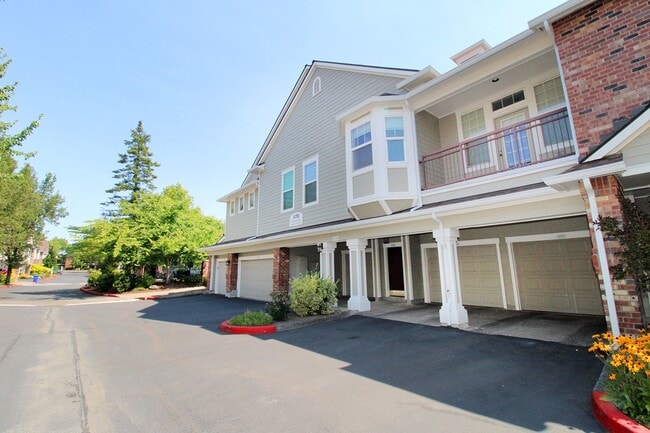 Building Photo - 1170 NE 64th Ln