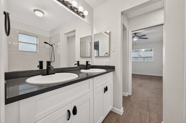 Building Photo - 7407 Cortes Dr