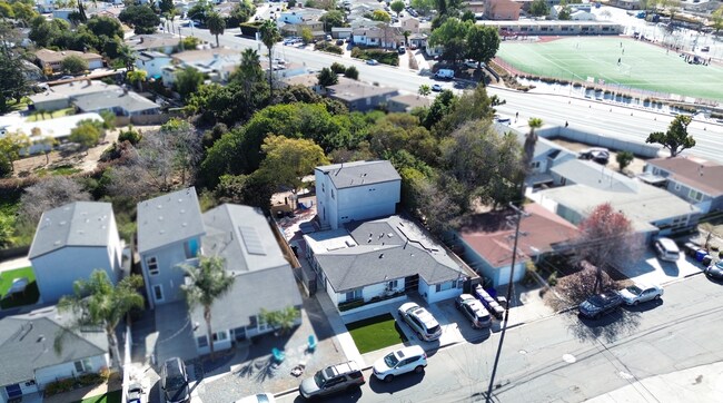 Foto del edificio - 5BD/2BA, Great Sunroom!
