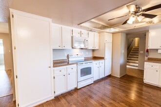 Building Photo - 3511 S Alder Dr