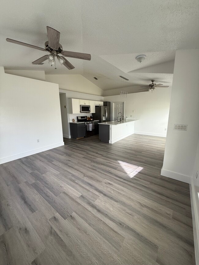 Building Photo - 6921 Long Needle Ct