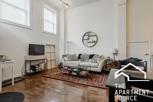 Foto del edificio - 1761 W Augusta Blvd