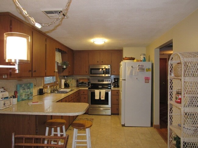 Building Photo - 15 Rip Van Winkle Way