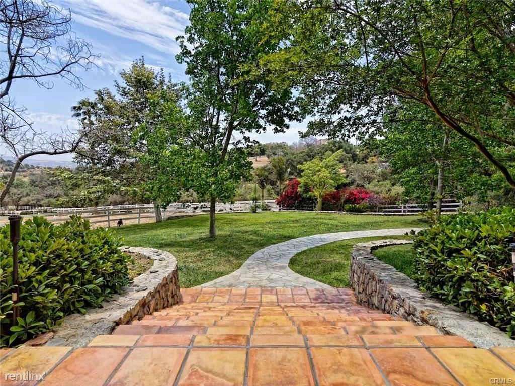 Foto principal - 5 br, 4.5 bath House - 3978 Valle del Sol