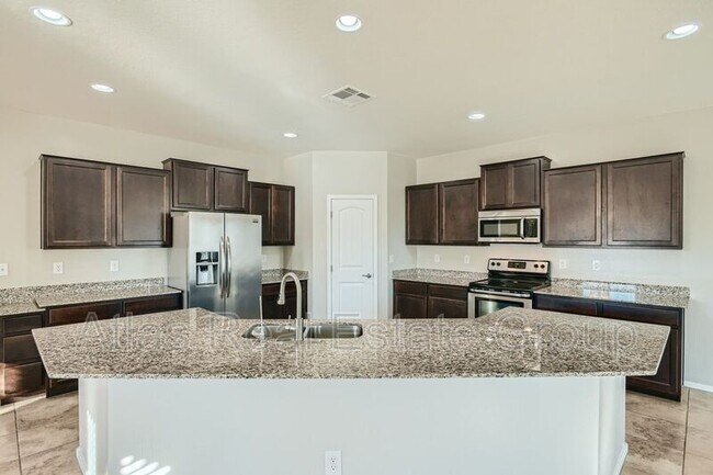 Foto del edificio - 1181 E Taylor Trail