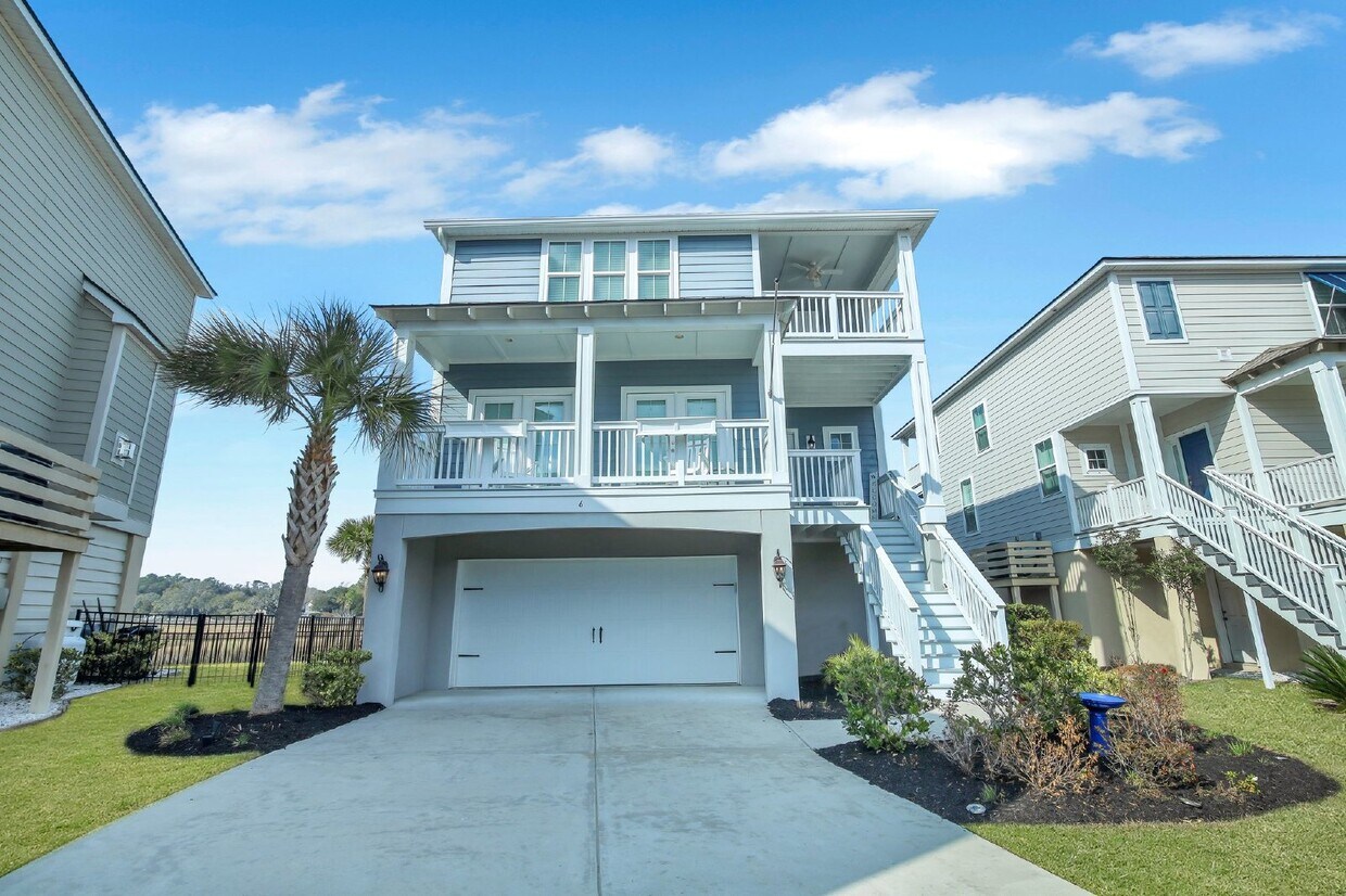 Primary Photo - Luxurious 4 Bedroom Rental Property with S...