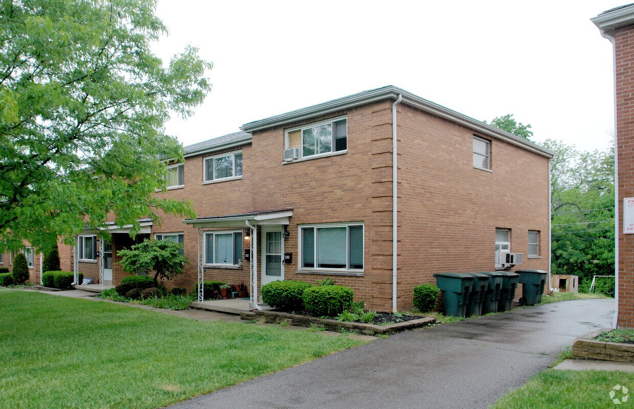 Primary Photo - 230-236 Broad Meadows Blvd