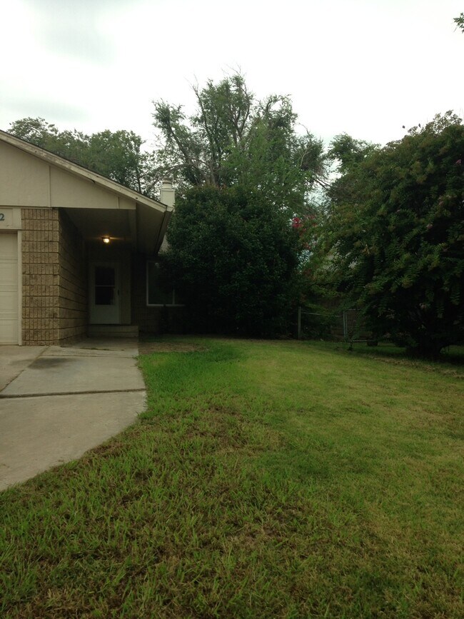 Foto del edificio - A 3 bed, 2 bath Duplex in Broken Arrow