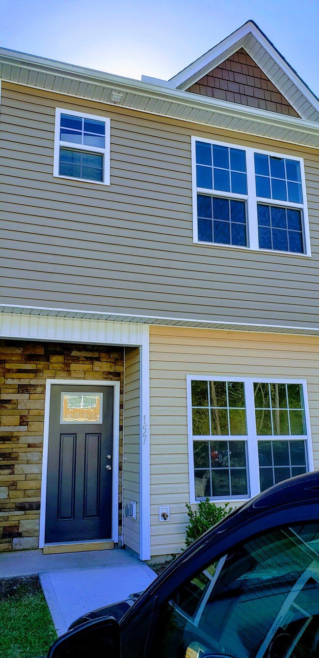 157 Beacon Woods Dr, Holly Ridge, NC 28445 Townhome Rentals in Holly