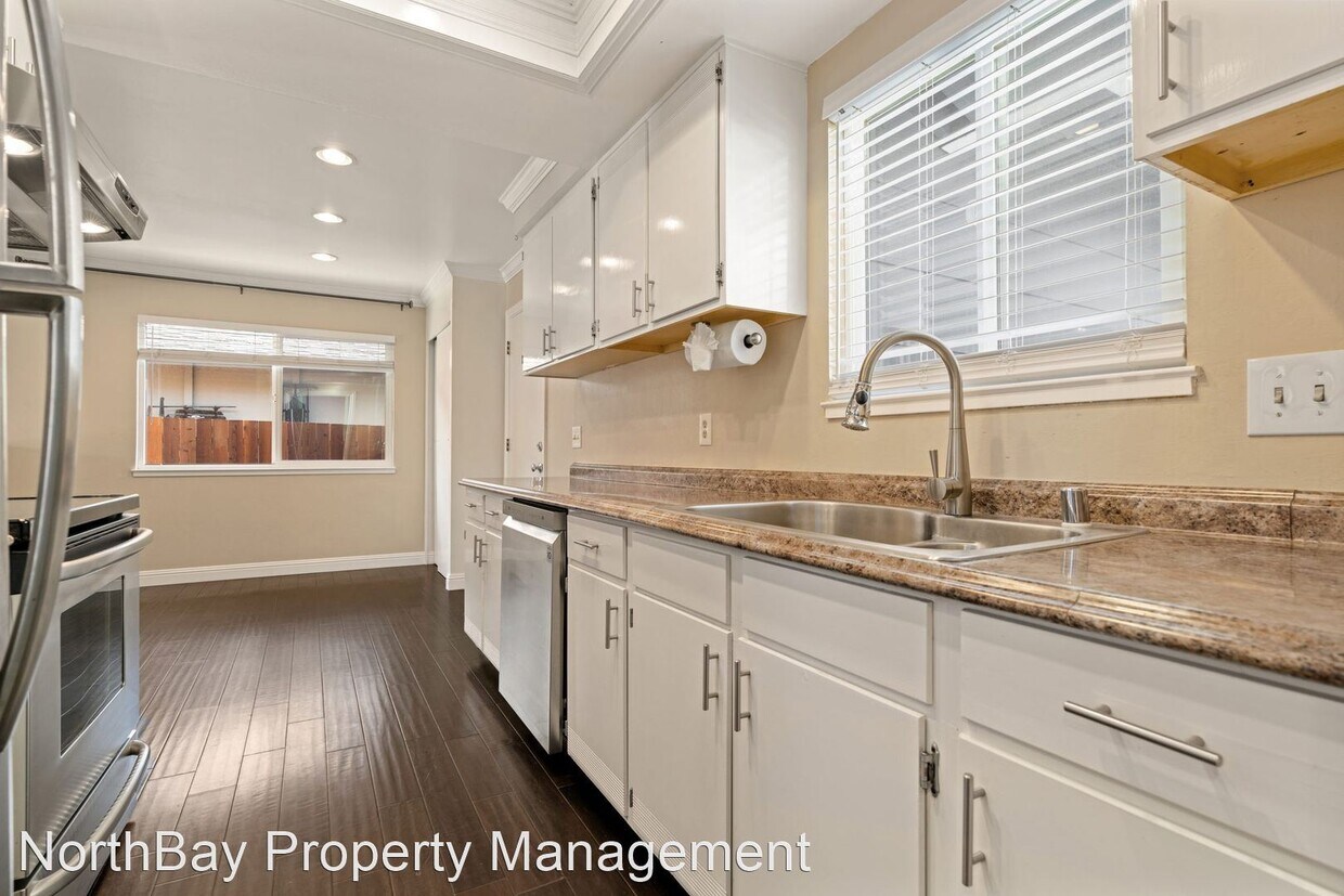Foto principal - 3 br, 2 bath House - 421 Ely Blvd S.