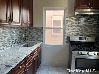 Foto del edificio - 177-51-177105 105th Ave