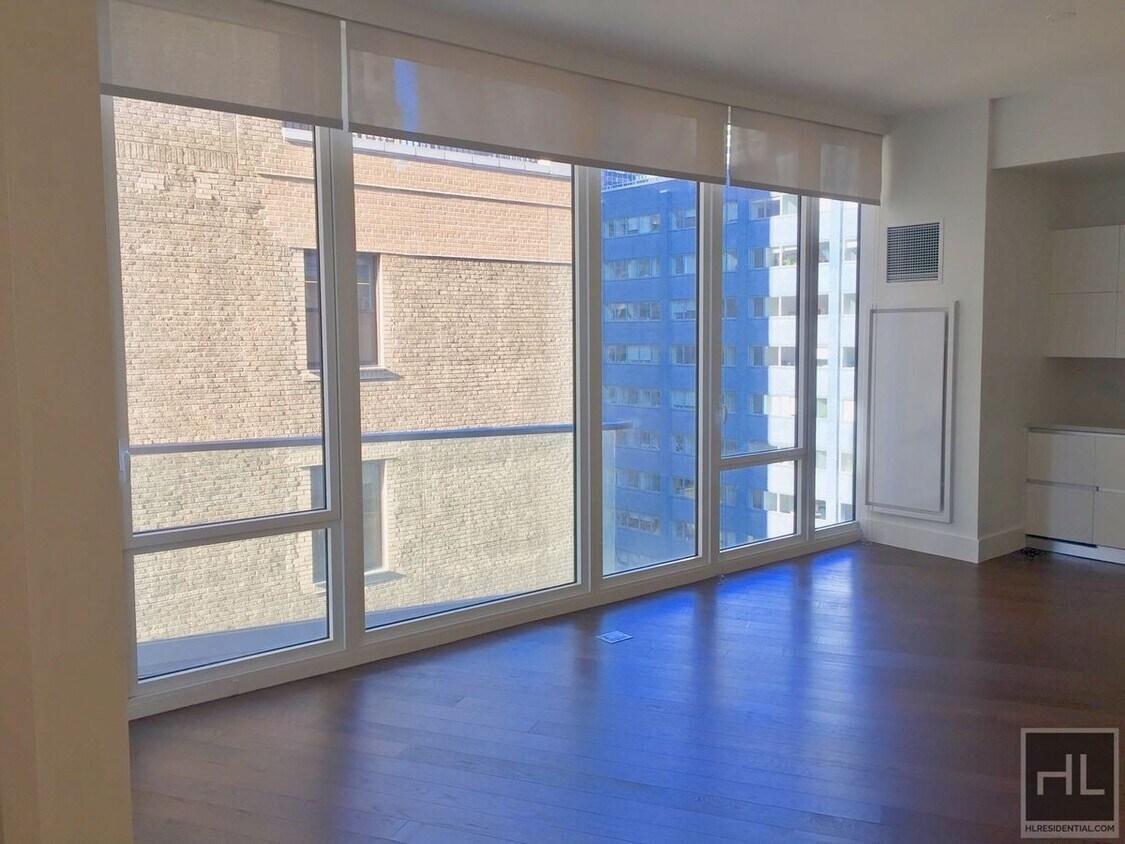 Primary Photo - East 44th Street