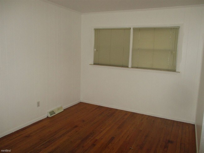 Foto del edificio - 7292 Orchard Ave