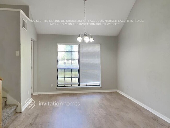 Building Photo - 3120 Woodlark Dr