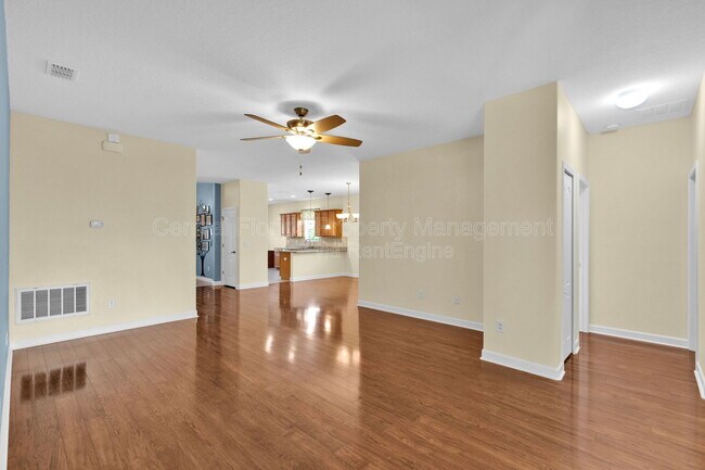 Foto del edificio - 3677 Serena Ln
