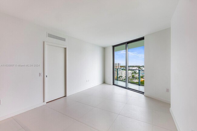 Foto del edificio - 501 NE 31st St