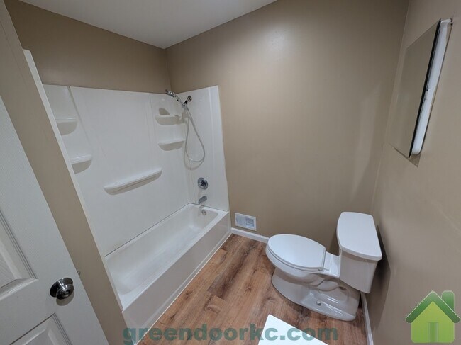 Foto del edificio - 7853 Kessler Ln