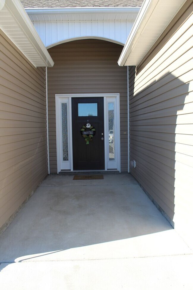 Foto del edificio - 205 Joyland Dr