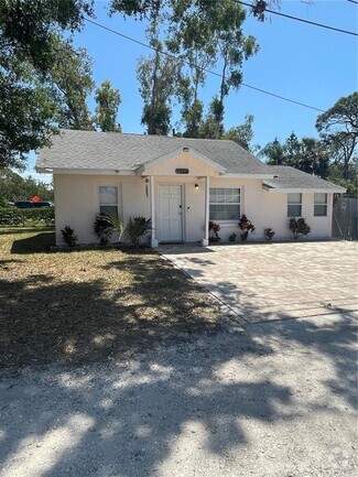 Building Photo - 1729 Creek Ln