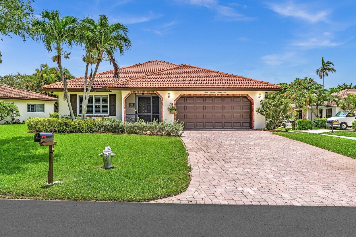 Foto principal - 376 NW 42nd St