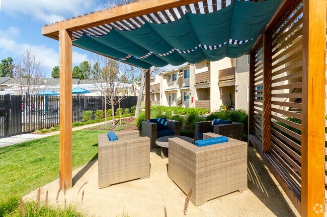Building Photo - Madison Newport Apartment Homes
